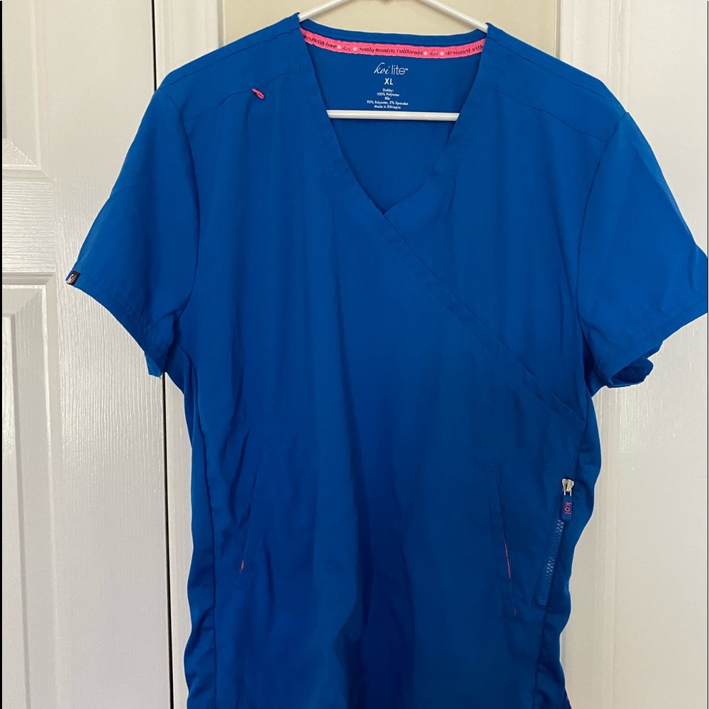 Koi Lite Scrub Top
